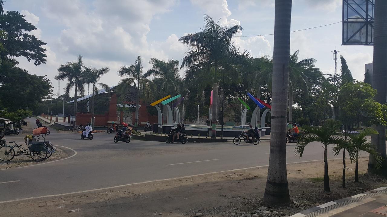 Cepu Simpang Tujuh酒店 外观 照片